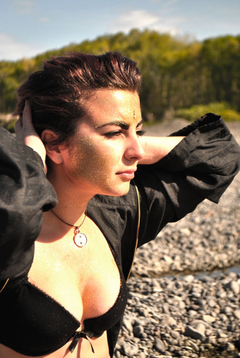 Female model photo shoot of Bel Geor in Tuki Tuki River