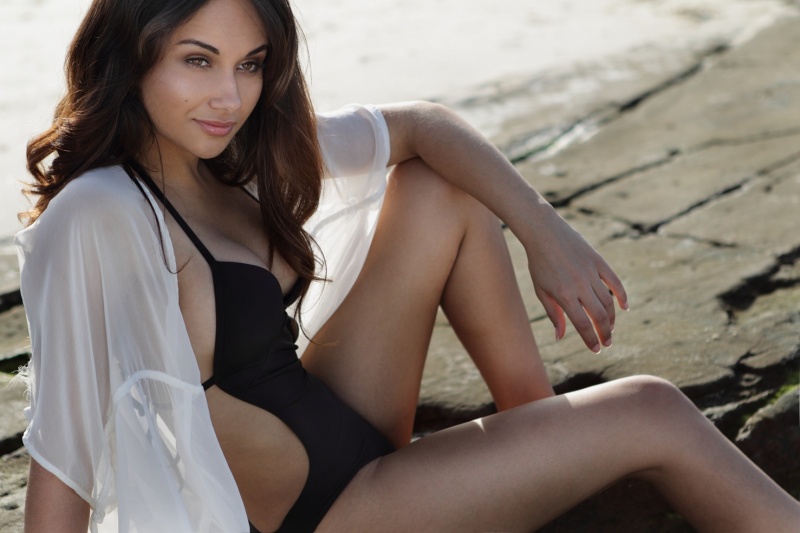 Female model photo shoot of Rachael Fernades