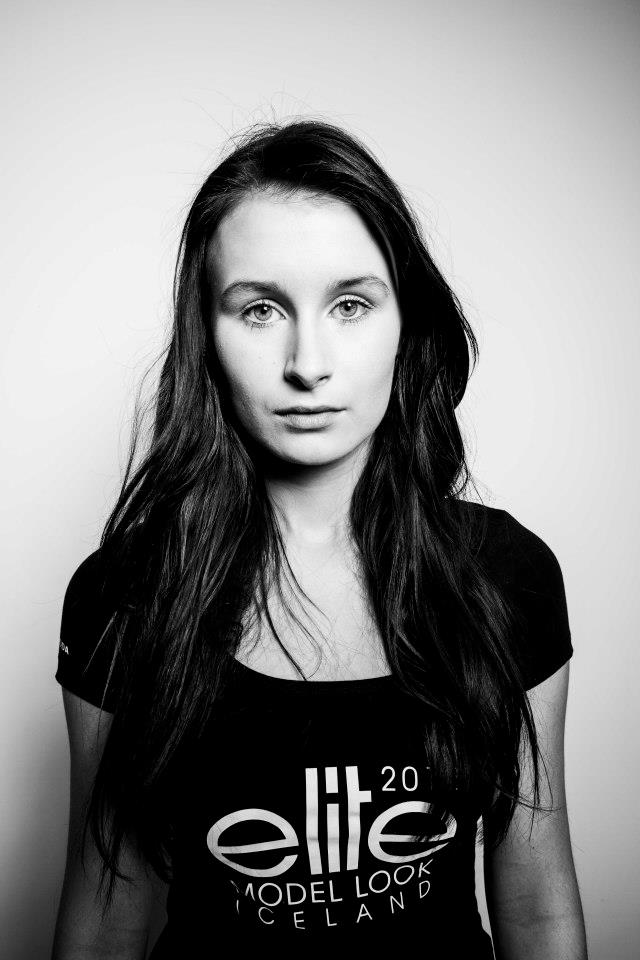 Female model photo shoot of Moeidur Magnusdottir
