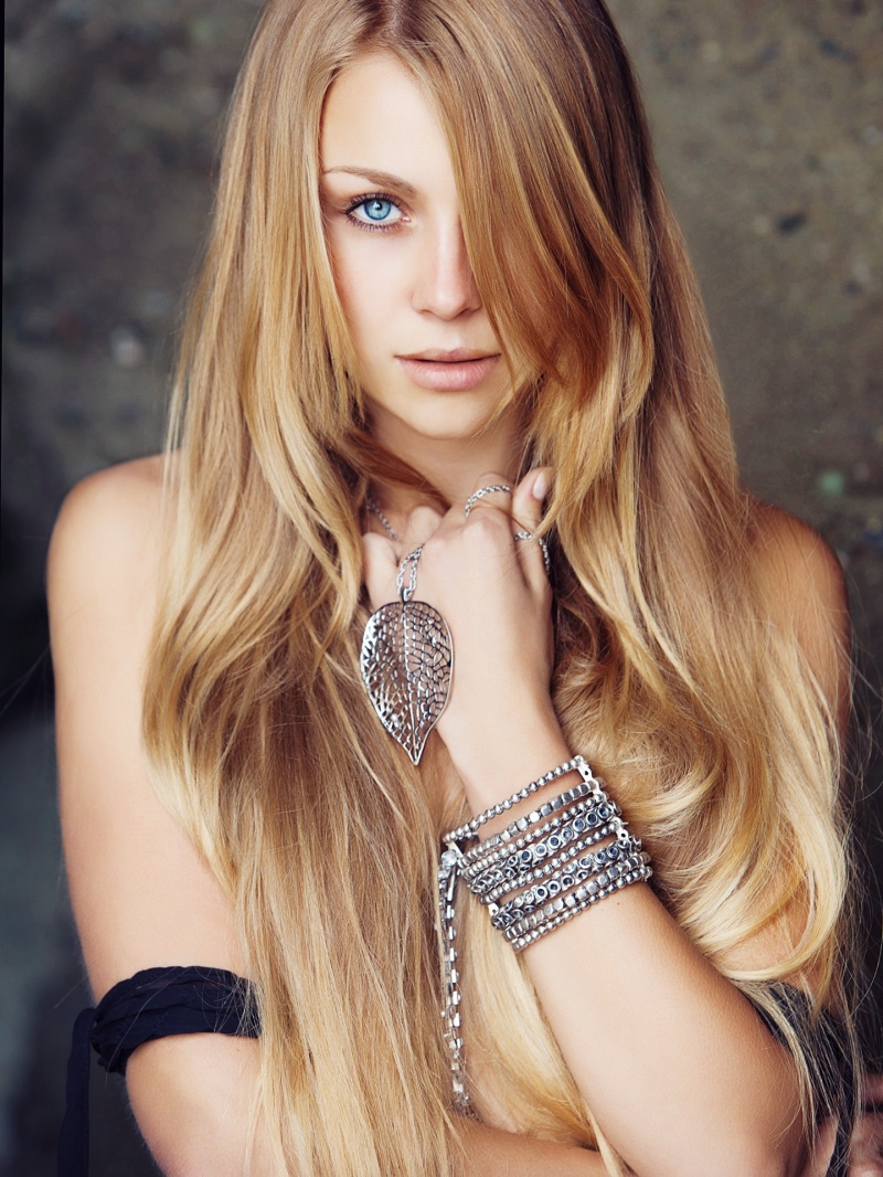 Female model photo shoot of KseniaZ