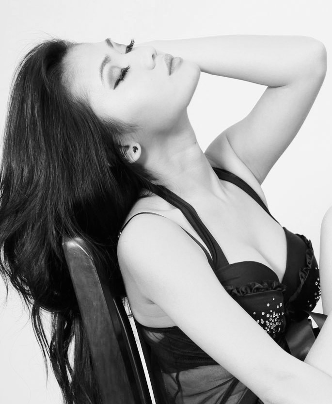 Female model photo shoot of Crystal Tran