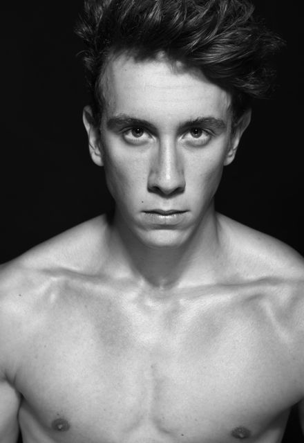 Male model photo shoot of Oliver Metzler