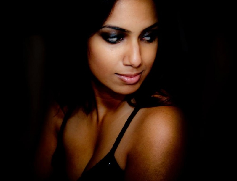 Female model photo shoot of Neha B