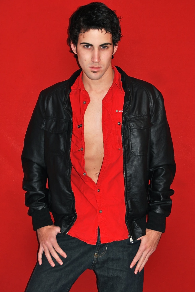 Male model photo shoot of Humberto Roman