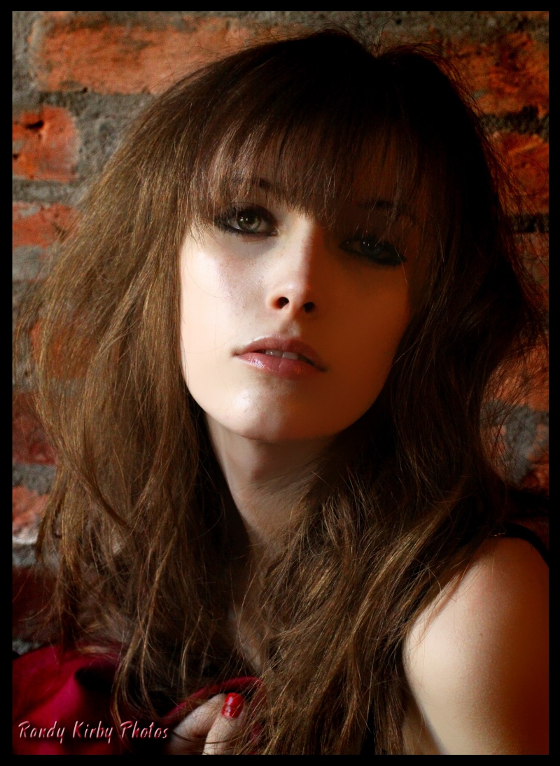 Female model photo shoot of Laura Dustin