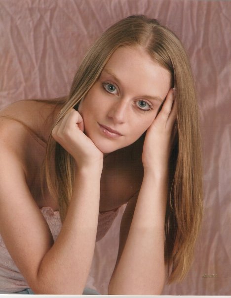 Female model photo shoot of Katie joe1