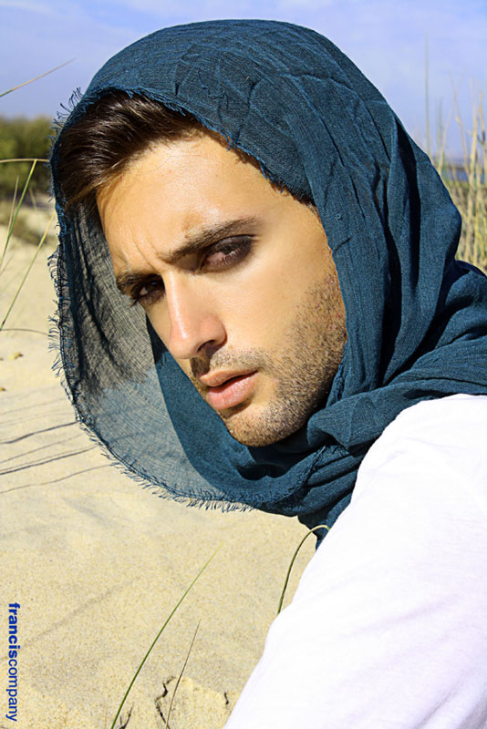 Male model photo shoot of Dario Gonzalez
