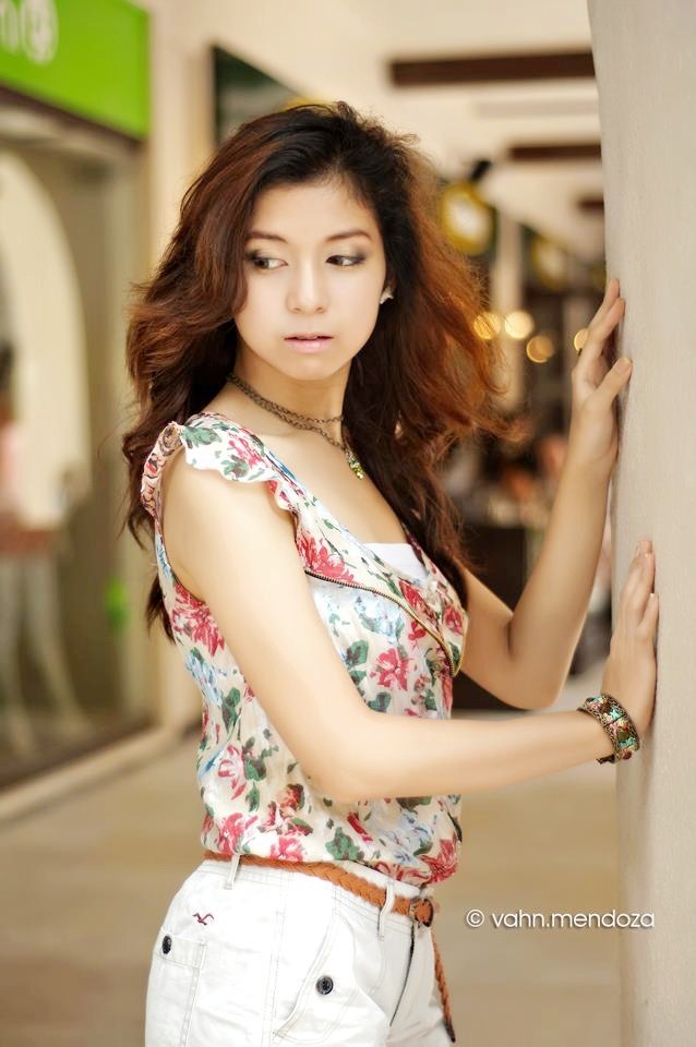 Female model photo shoot of Mari Watanabe in Alabang Town Center