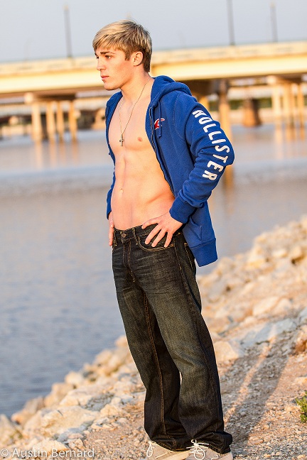 Male model photo shoot of Ken95