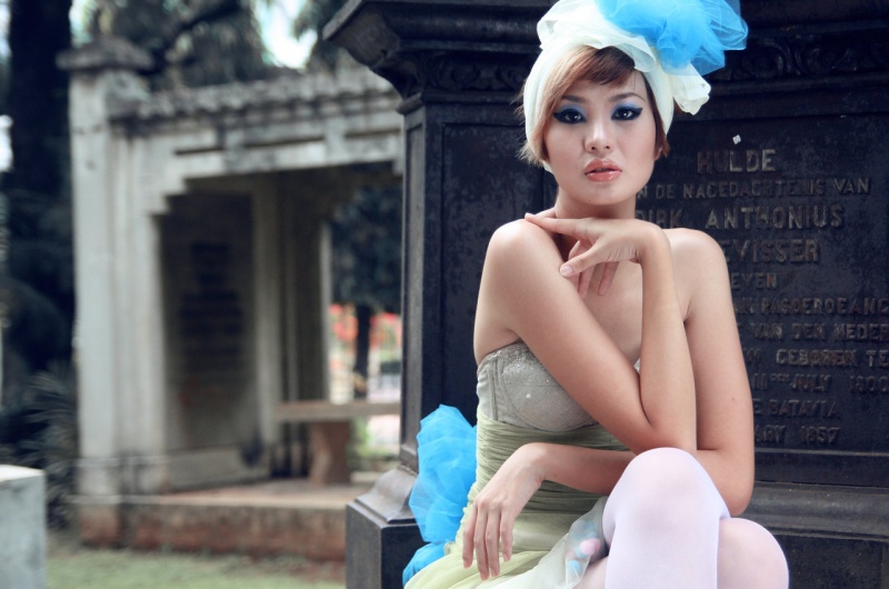 Female model photo shoot of Lalisa Doniho in Taman Prasasti, Jakarta