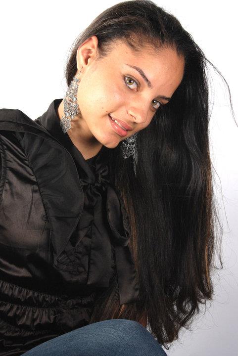 Female model photo shoot of Nanlly Jimenez