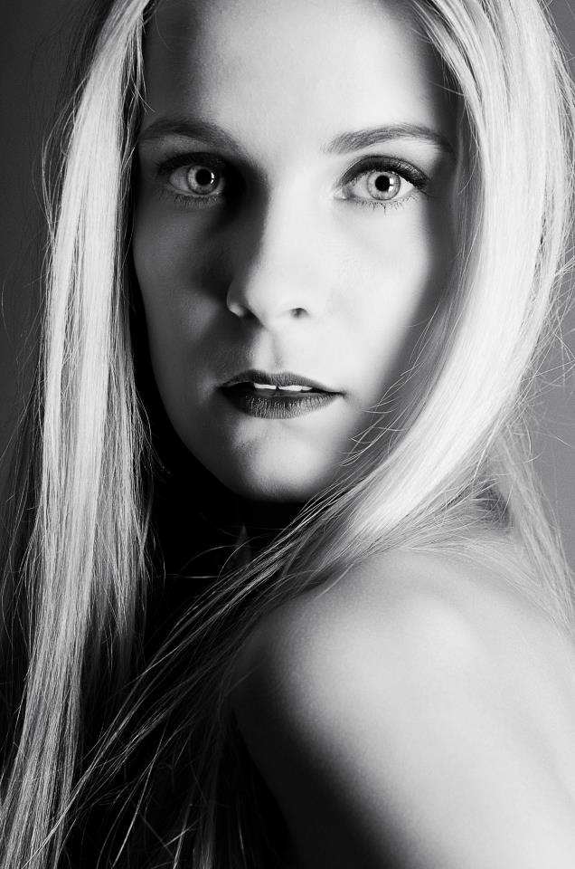 Female model photo shoot of Angela Tebbertman in Amsterdam