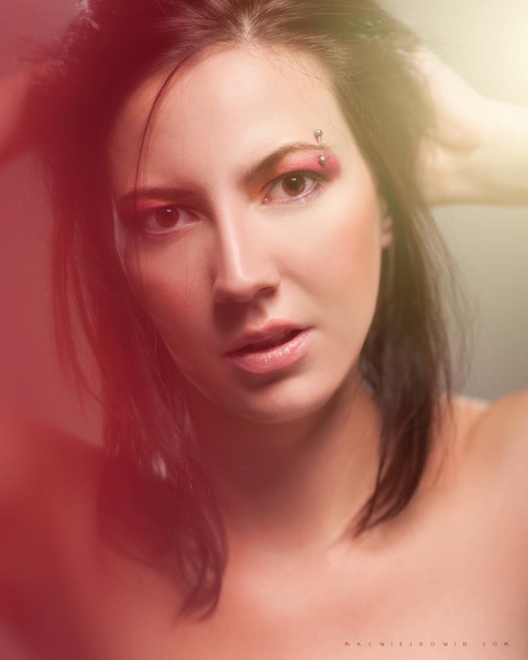 Female model photo shoot of Robyn Padgett-Mckelvey by Maciej Gowin