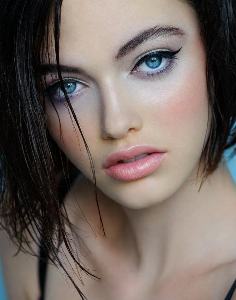 Female model photo shoot of Yuliya Jade