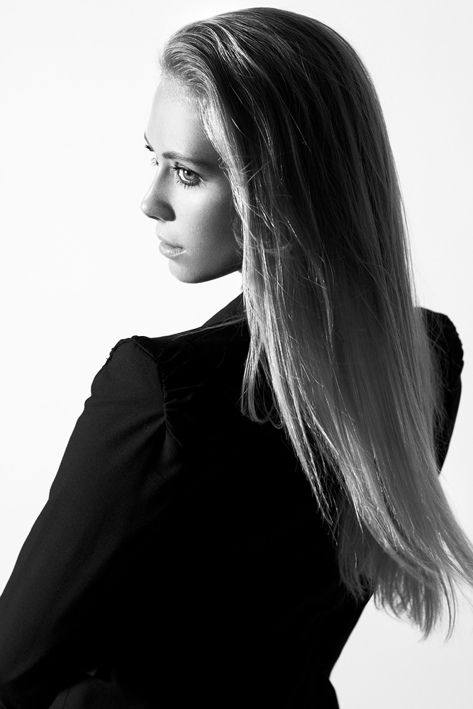 Female model photo shoot of Nikki Marie1