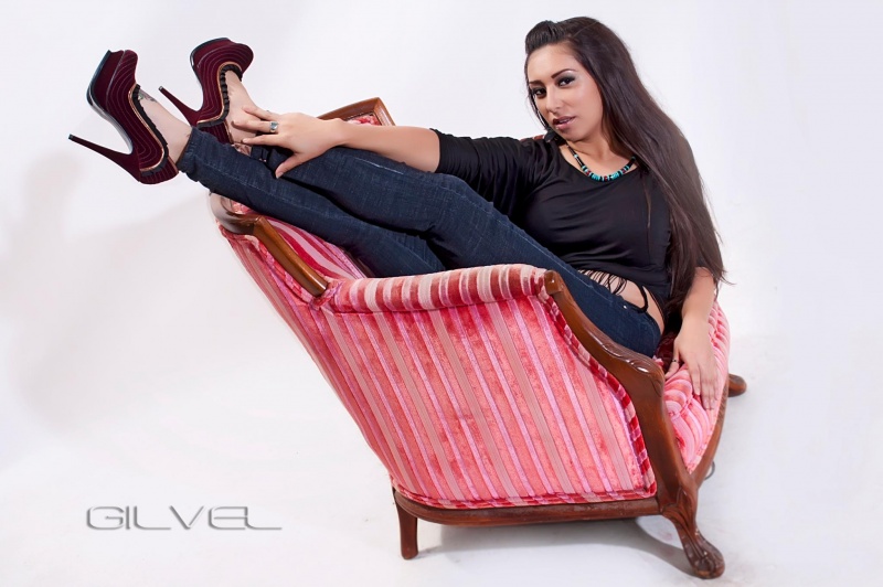 Female model photo shoot of RaQuelM