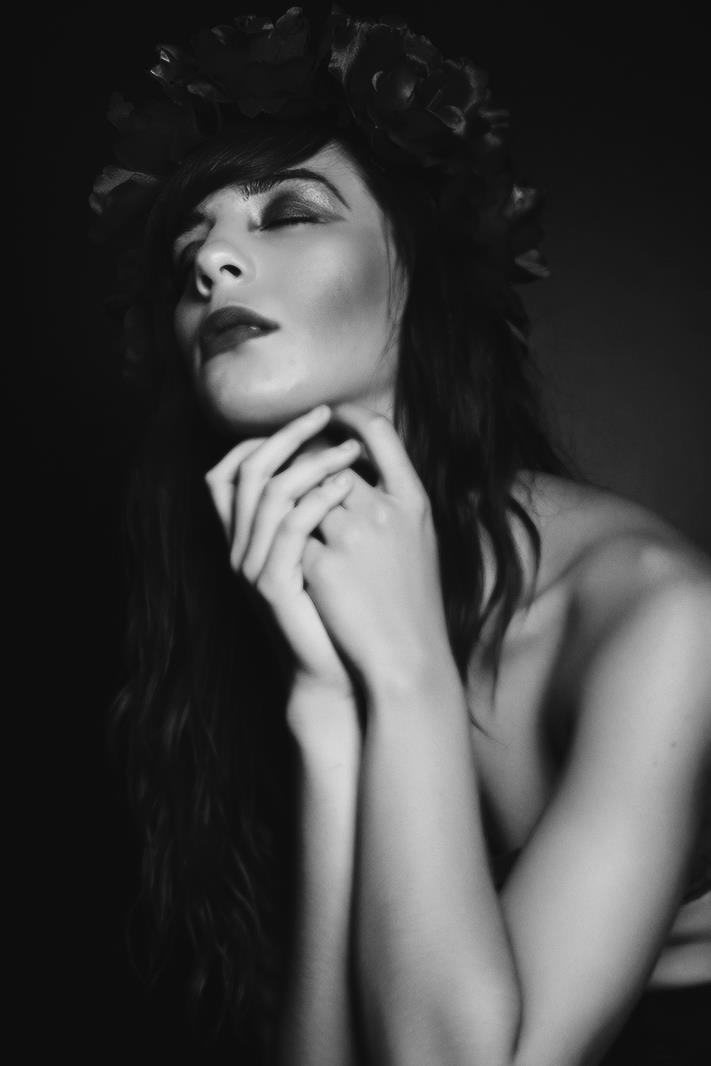 Female model photo shoot of Beth Maddox