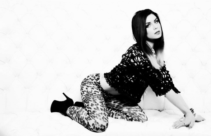 Female model photo shoot of Alla Ivanova