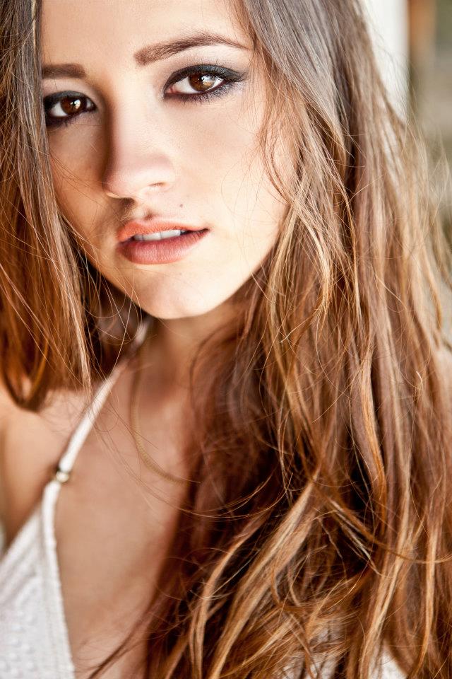 Female model photo shoot of Ashleigh Bunce MUA
