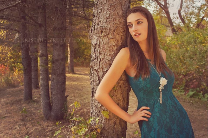 Female model photo shoot of Alyza Jean in Dodge Nature Center