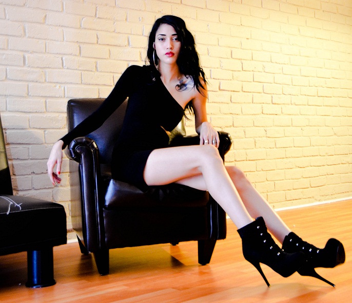 Female model photo shoot of Valeria Mata