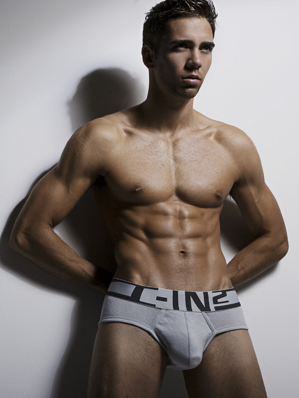 Male model photo shoot of Aaron Matthias by rickdaynyc