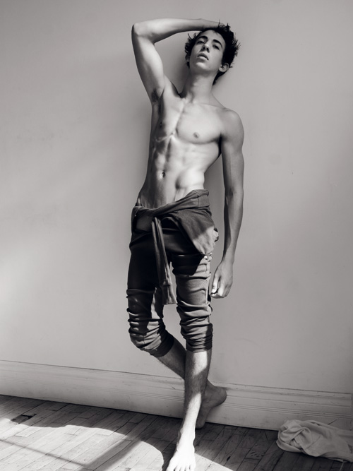Male model photo shoot of jordan sniider in Toronto