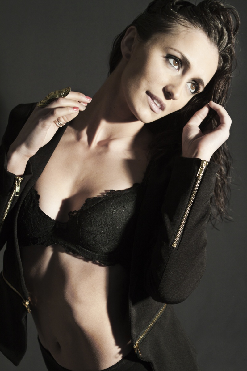 Female model photo shoot of mimc