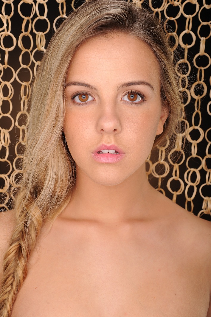 Female model photo shoot of Renee Gilbert