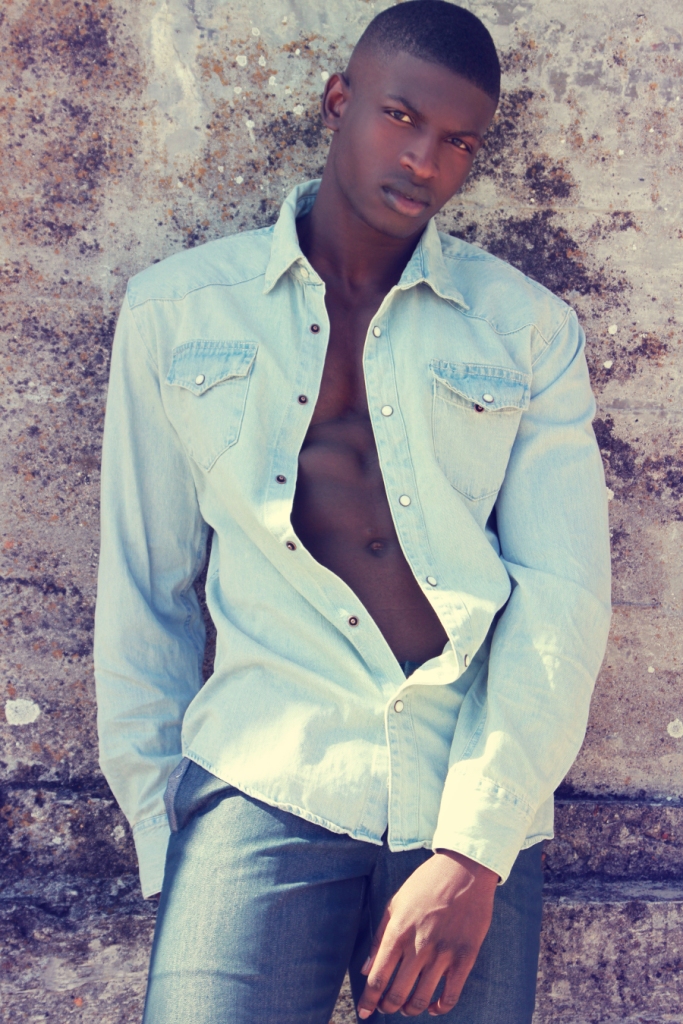 Male model photo shoot of makanfofana