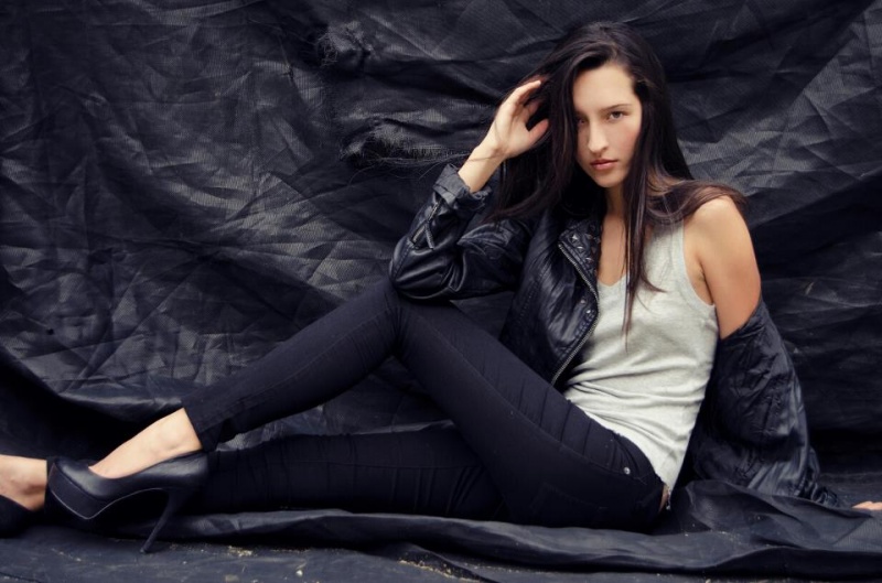 Female model photo shoot of Violeta Cortes