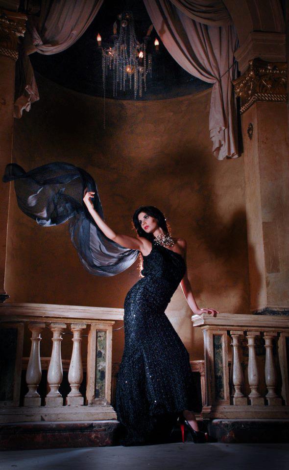 Female model photo shoot of Maria Elena Monego