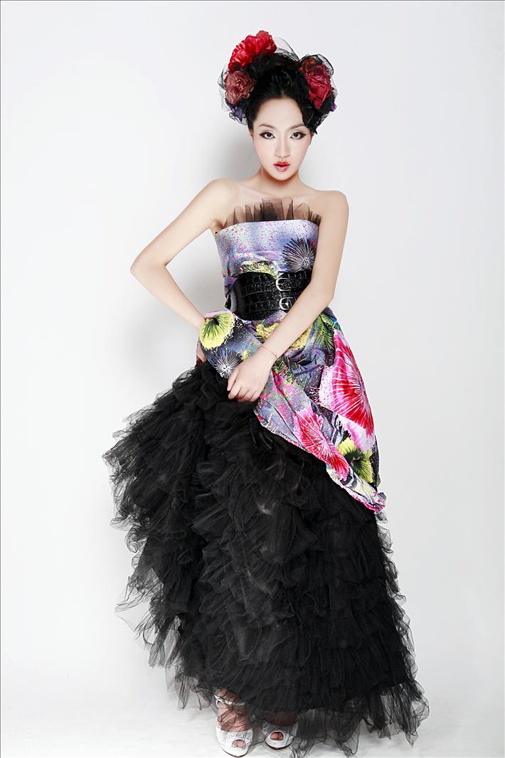 Female model photo shoot of kunjue li