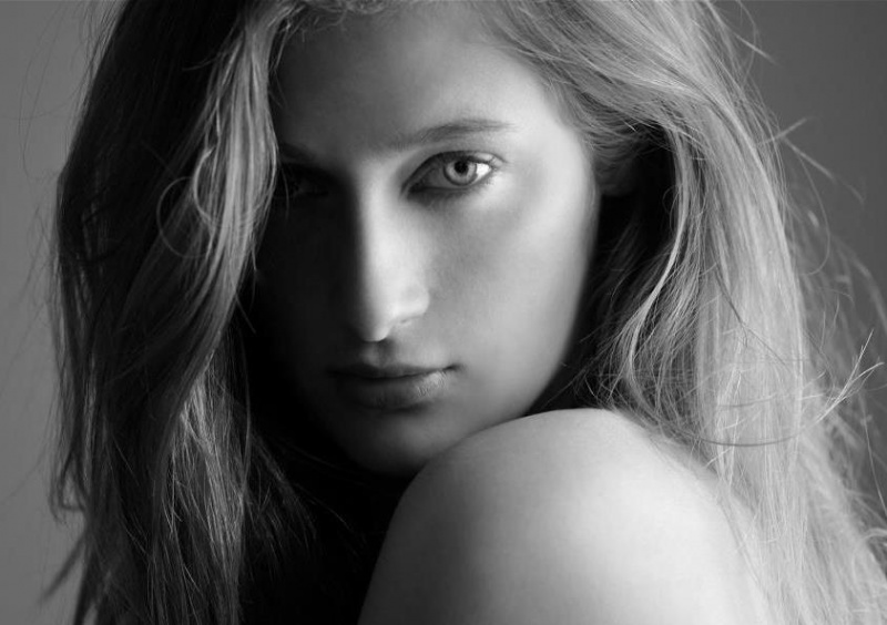 Female model photo shoot of Vanessa Hulot II