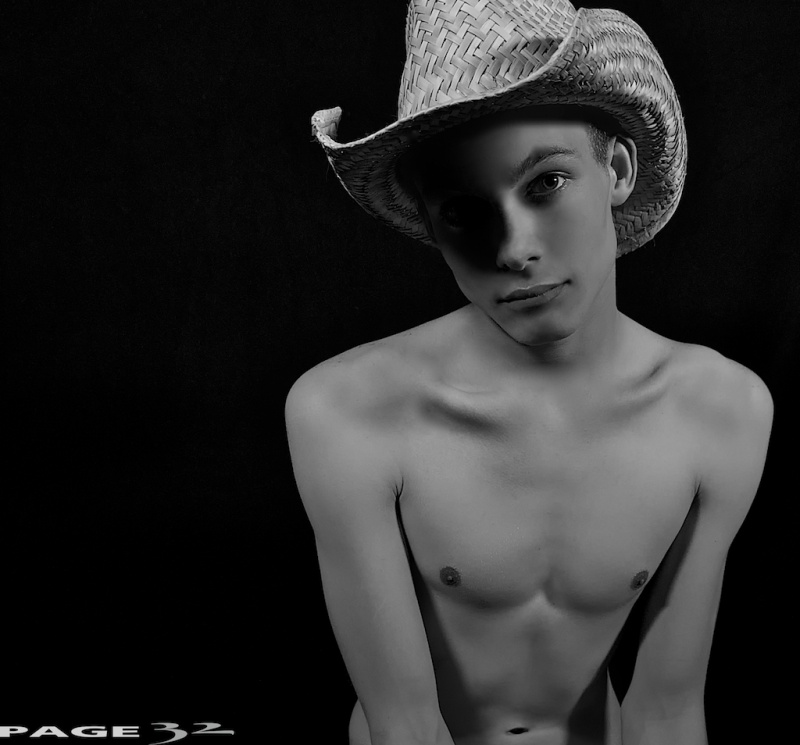 Male model photo shoot of page32 in dallas studio
