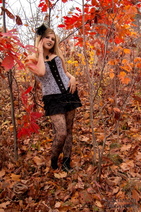 Female model photo shoot of Cassandra R Dove-Jones by S Schouten in Albion Falls. - Hamilton