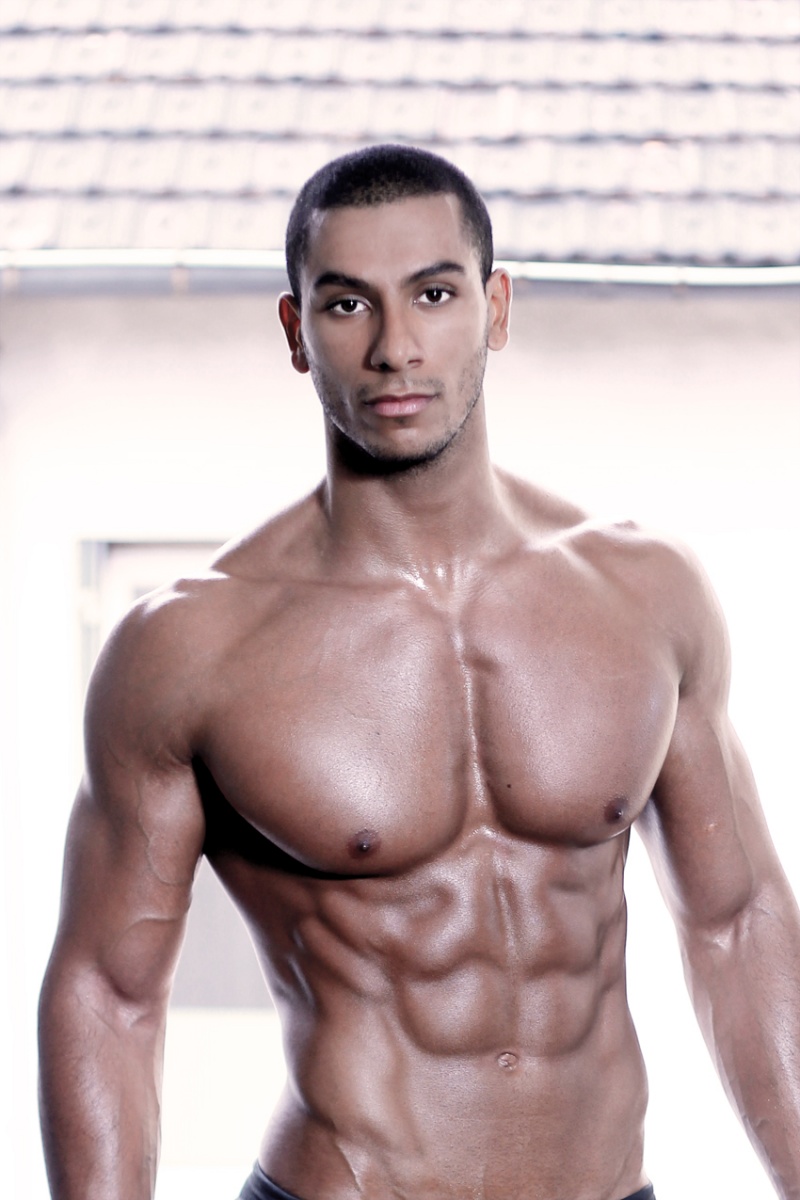 Male model photo shoot of Nassim SAHILI