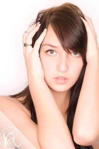 Female model photo shoot of Ashley Horn