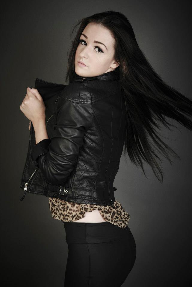 Female model photo shoot of Lauren Parker
