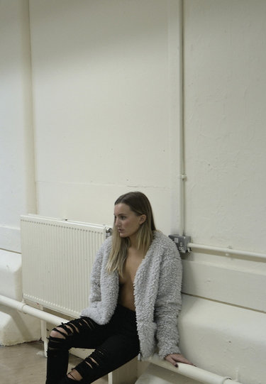 Female model photo shoot of Jessica Forsyth