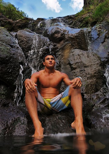 Male model photo shoot of mauisponge in Waimea Valley, O'ahu