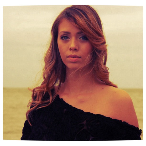 Female model photo shoot of Melissa Vieira