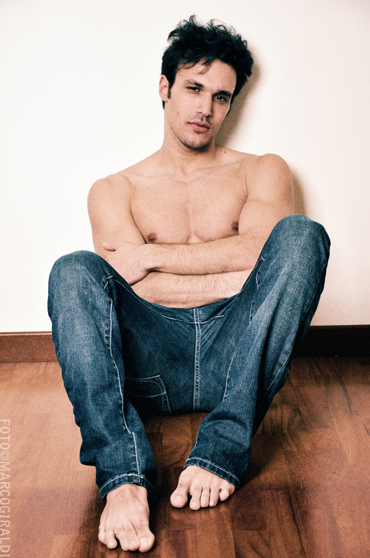 Male model photo shoot of Massimiliano Frongia