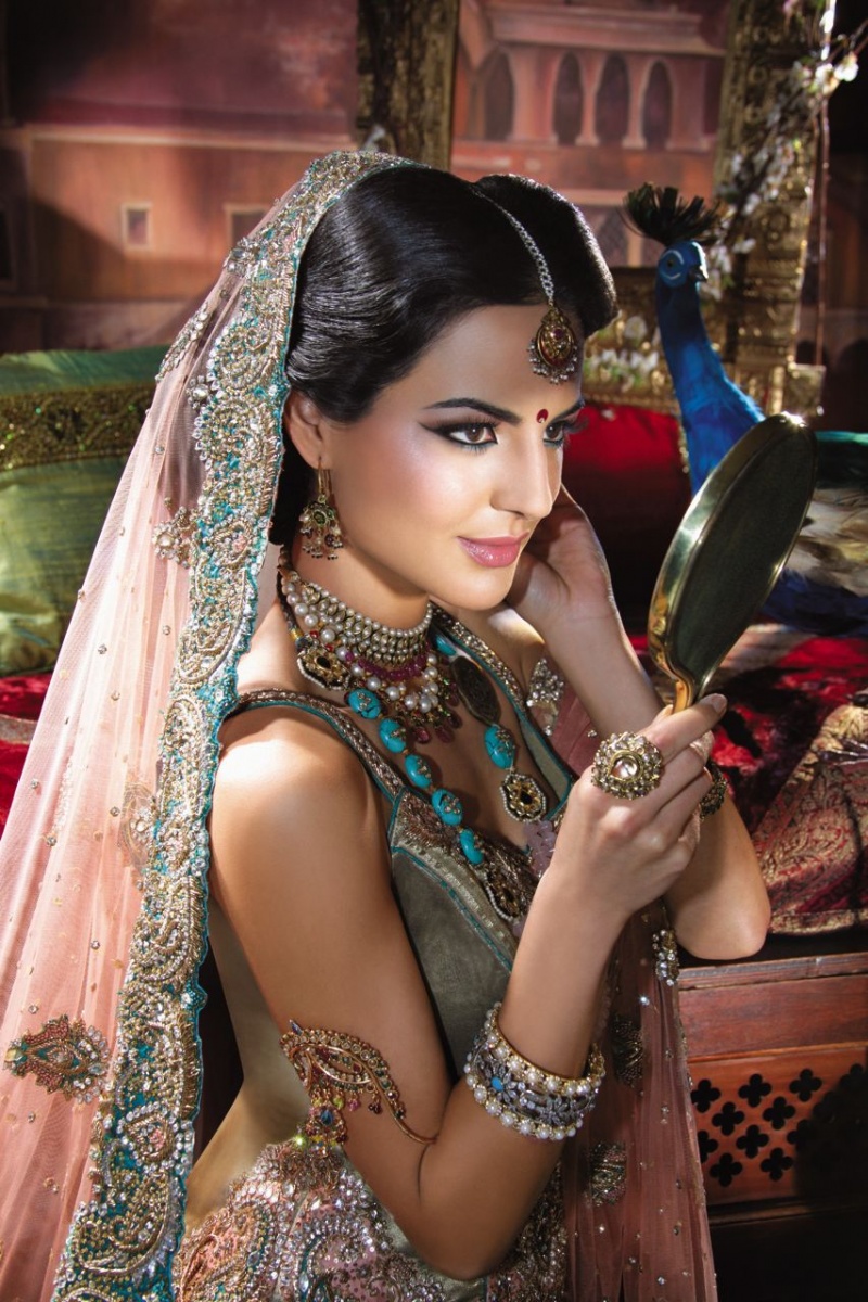 Female model photo shoot of Annie Shah