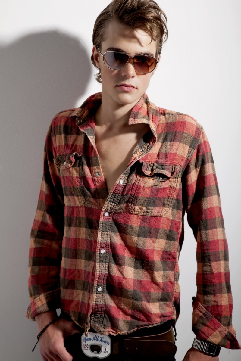 Male model photo shoot of Andrew Whittaker in Studio