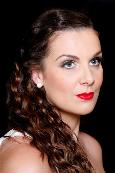 Female model photo shoot of Robyn Appleby Makeup Ar