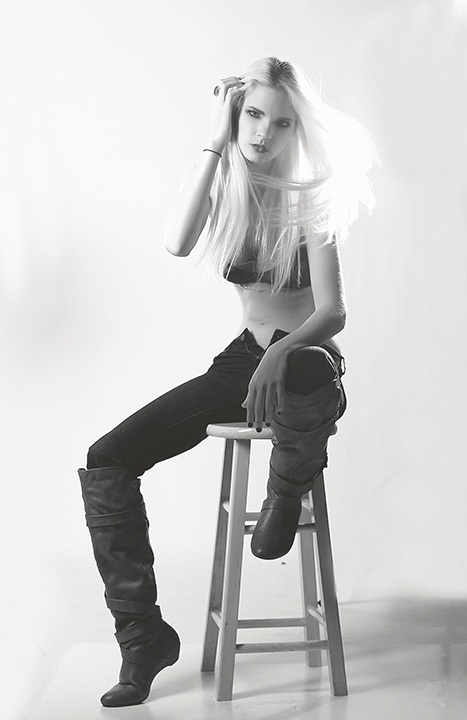 Female model photo shoot of lauren lindsey