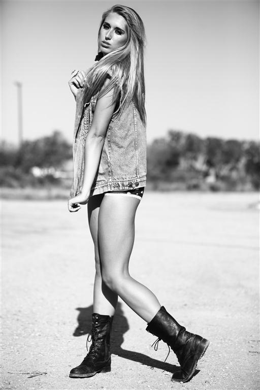 Female model photo shoot of Kerri Krizer