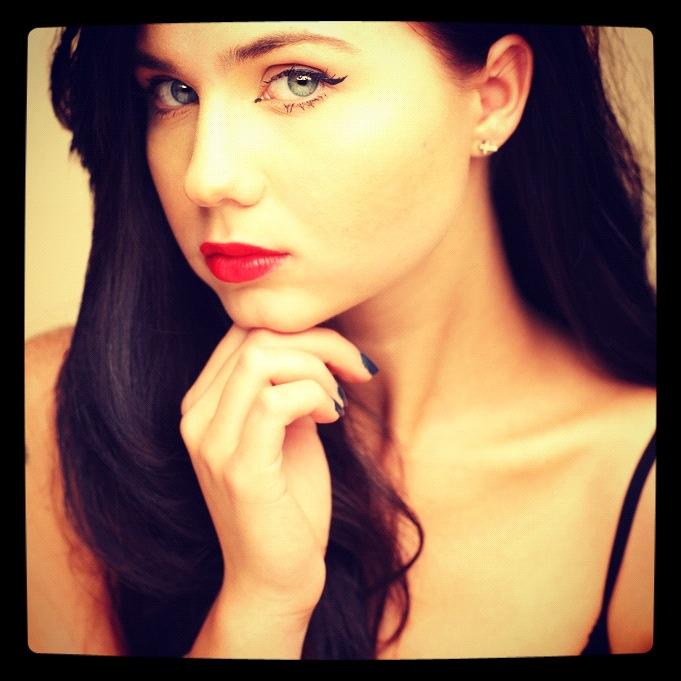 Female model photo shoot of Scarlett Laurent