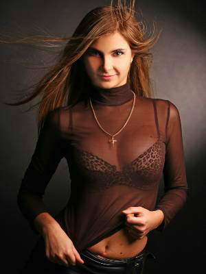Female model photo shoot of Marlee Topman